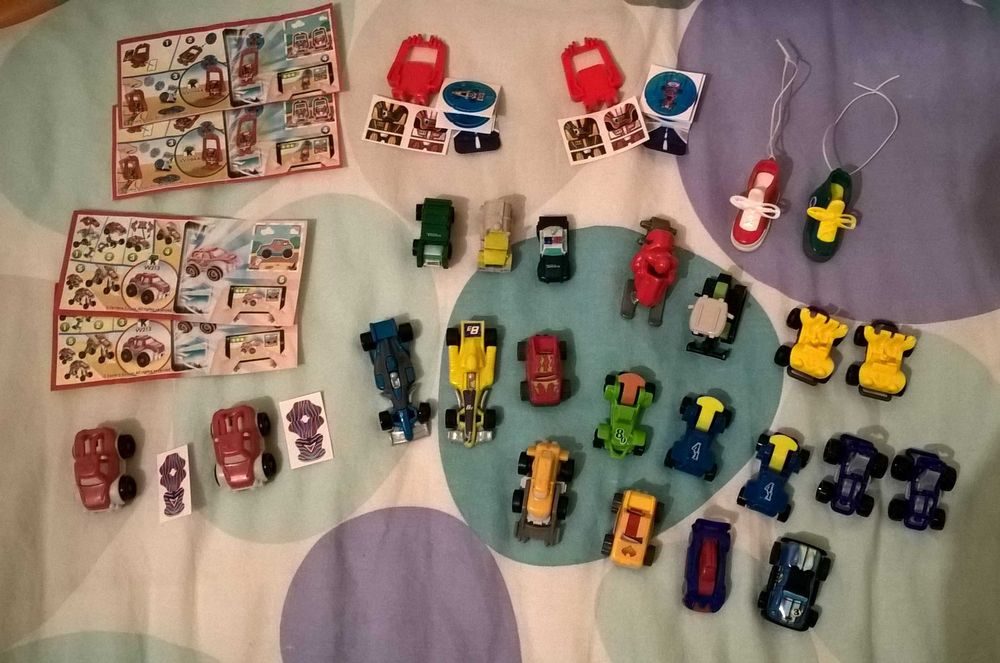 Brinquedos Kinder Burger King McDonalds Funko Smurfs Trolls Tonka