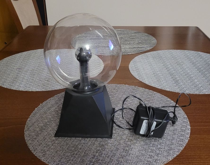 Lampa z migoczacymi efektami swietlnymi