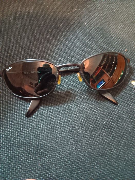 Óculos de sol Ray Ban.