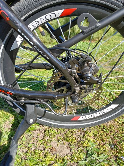 Rower elektryczny Lovelec. Składak