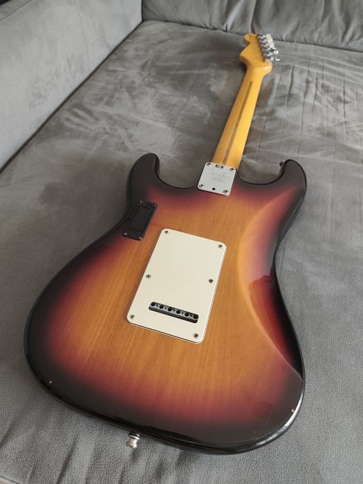 Fender American Stratocaster 2002 – Sunburst USA + Estojo Original