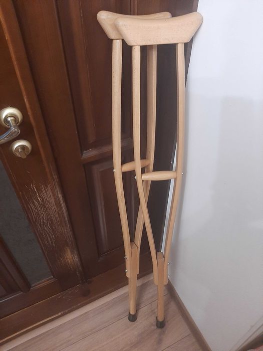 продам деревянные костыли