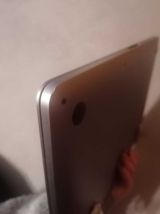 MacBook Pro 13” 2017 | Intel i5 | 8GB RAM | Bom estado