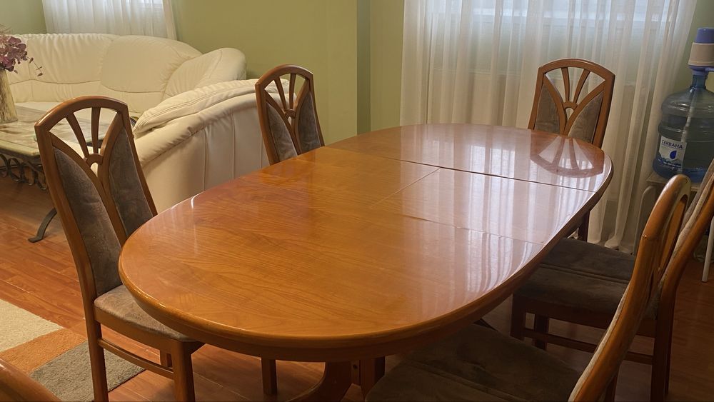 Стіл на кухню з стільцями.(розкладний)