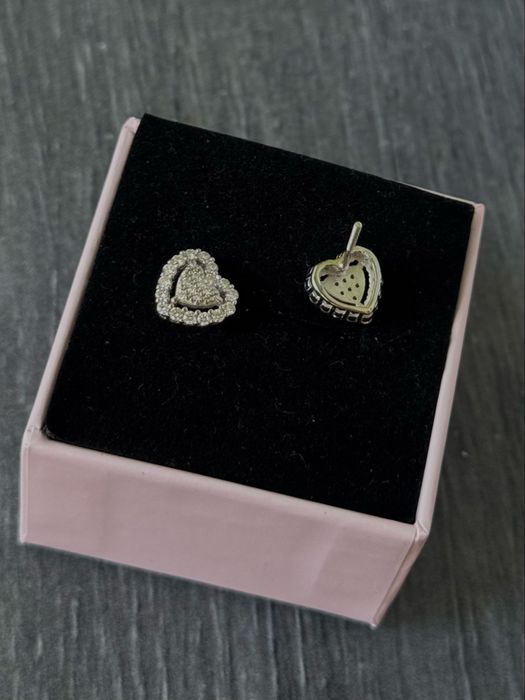 Срібні прикраси з муасанітами (діамантами), пусети, підвіска, каблучка