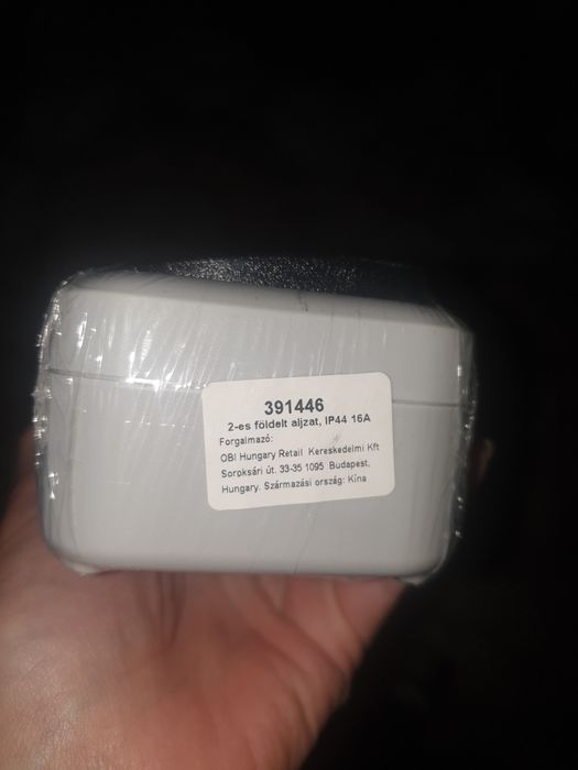 Gniazdko pod tynkowe podwójne