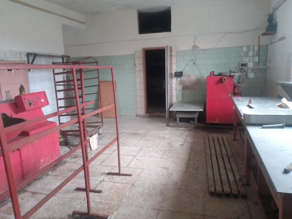 Продаж будівлі ковбасного цеху з складськими приміщеннями