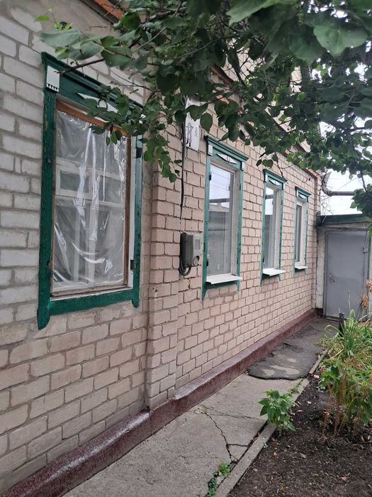 Продам 4-х комнатный дом, Земли 6  соток,  гараж. Победа-6