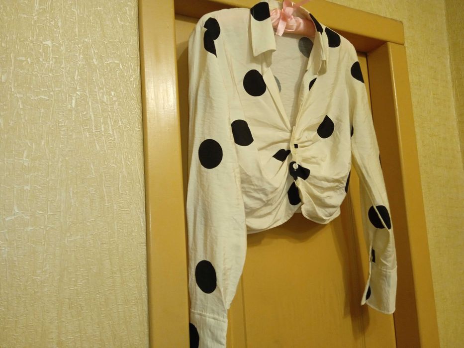 Стильна вкорочена блуза H&M (Швеція), р.М