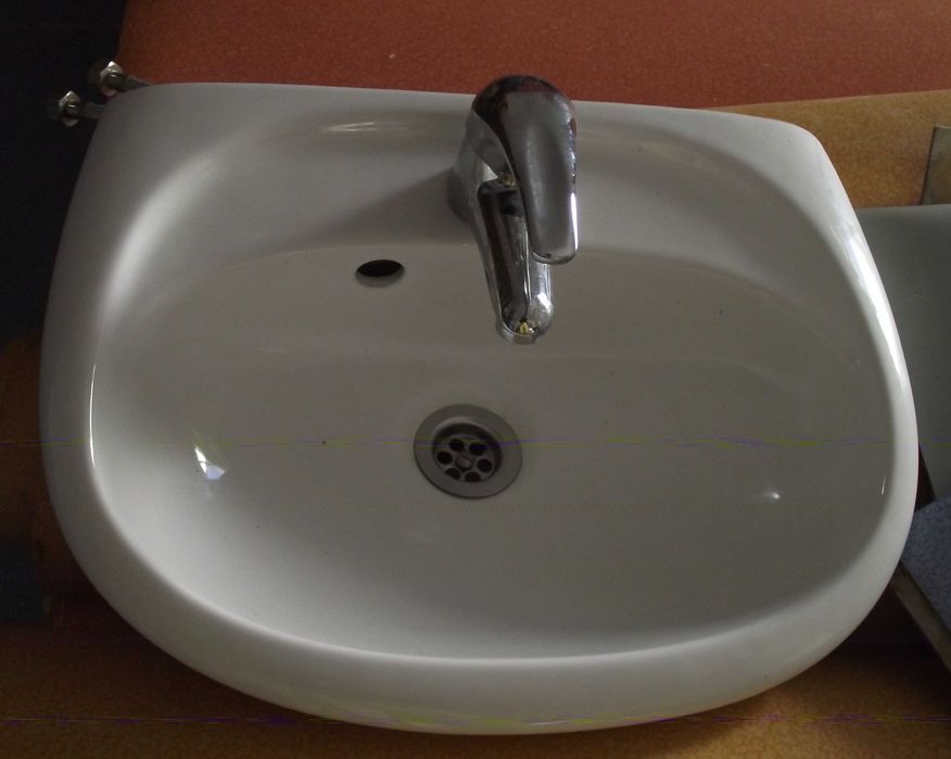 Conjunto - Lavatório compacto Valadares mais torneira Bruma