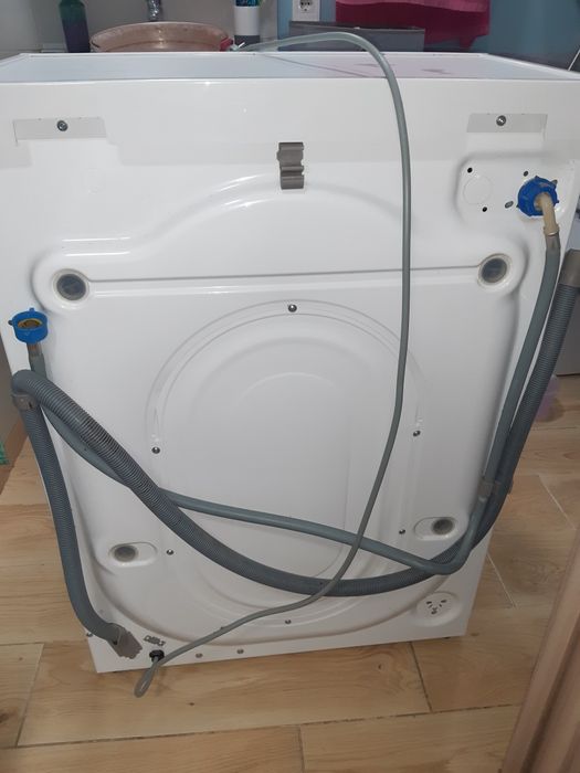 Пральна машина вузька Electrolux EW6S226SUI