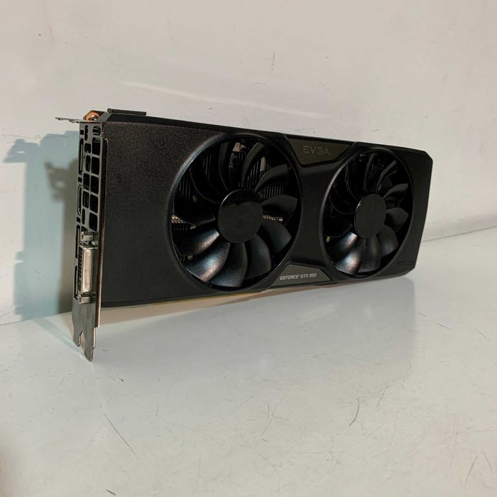 Placa gráfica EVGA GTX 950 [Não funcional]64750735204225121