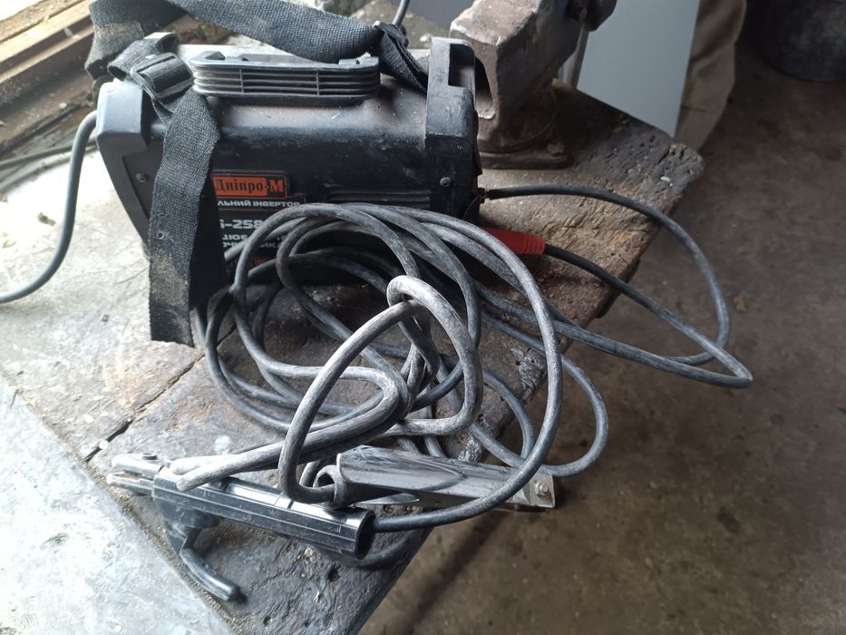 Зварювальний апарат інвектор Дніпро-М САБ-258ДП.