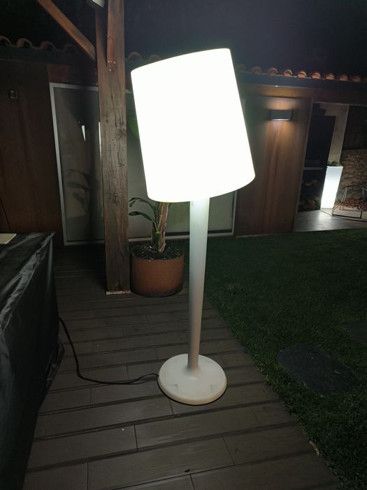 Candeeiros de jardim luminosos