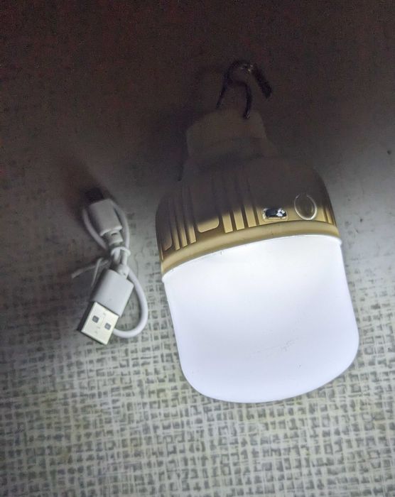 Ліхтарик світлодіодний з акумулятором