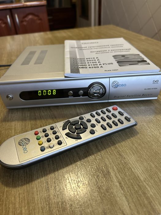 Тюнер супутниковий Globo