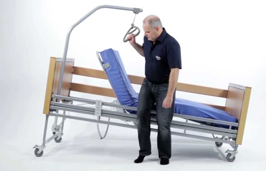 Cama articulada para doente