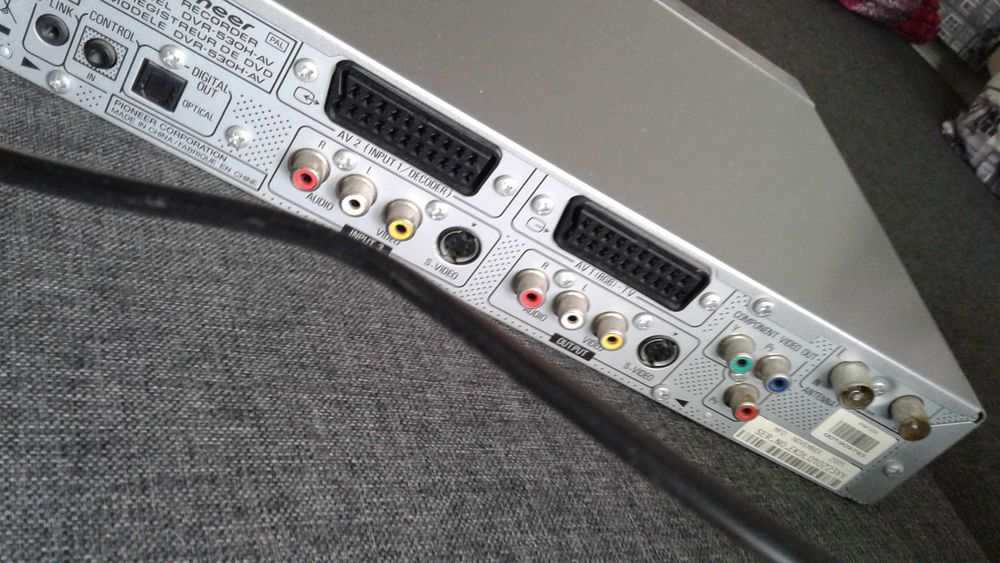 Pioneer DVD Recorder DVR-530H-AV с пультом