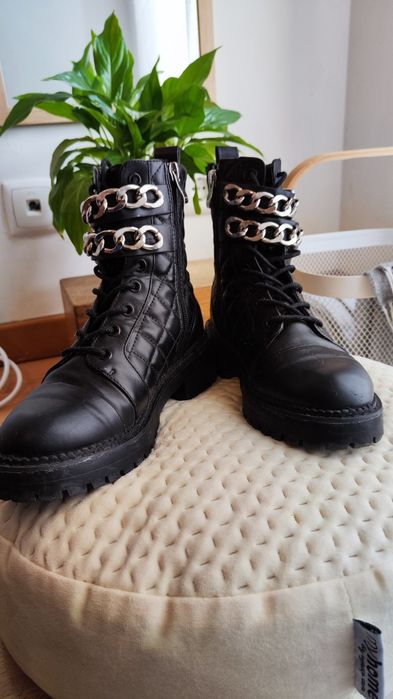 Botas pretas cargo