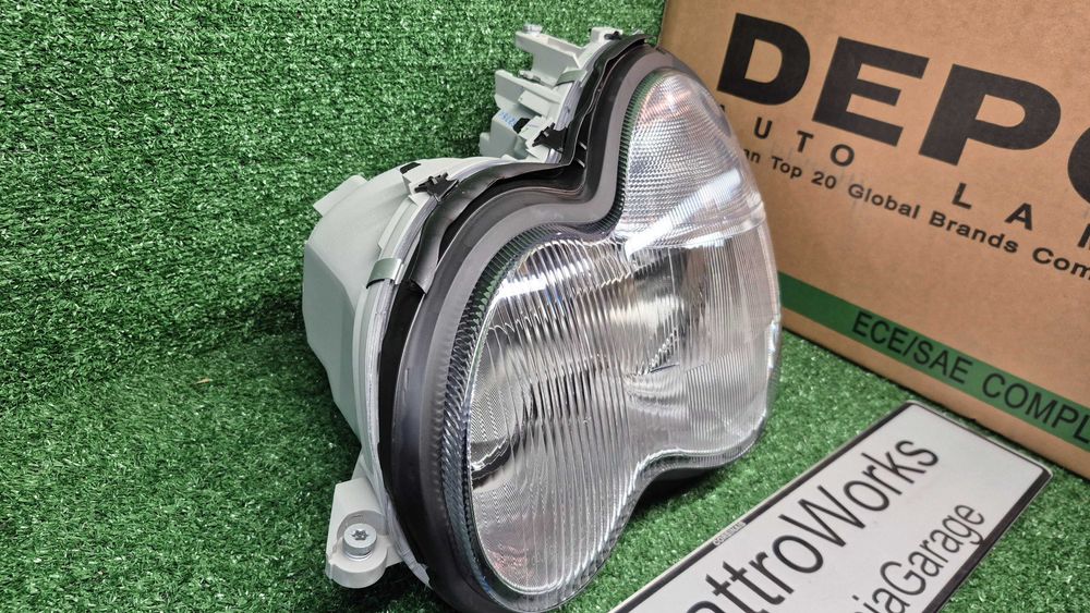Otica Farol Esquerdo Mercedes Classe C W203 de 2000 a 2011 Ref. 440-1124L-LD-E NOVO DEPO