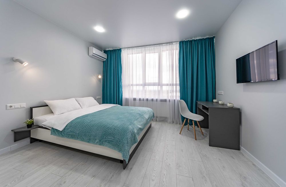 Стильна студія подобово, з Генератором, між двома станціями метро.