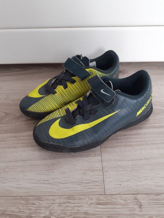 Buty nike rozm 31,5