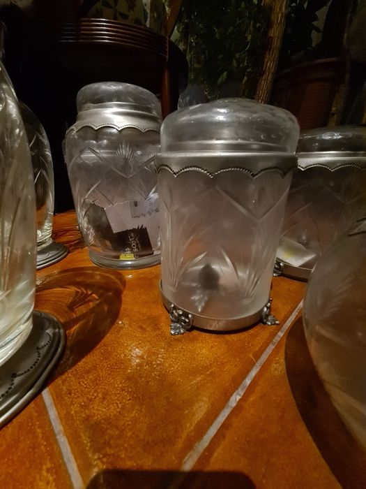 Vendo vasos de vidro com Etano