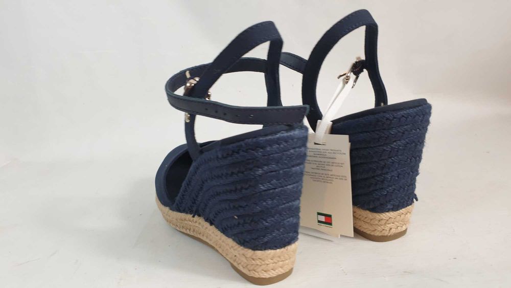 TOMMY HILFIGER sandały na koturnie  damskie   rozmiar  39