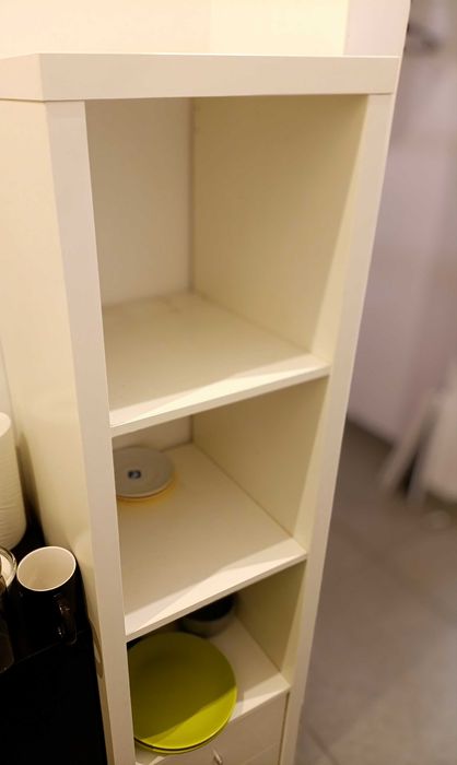 Szafki IKEA biała i czarna