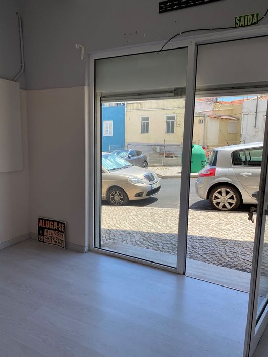 Loja Ajuda - Travessa dos Fornos, 3