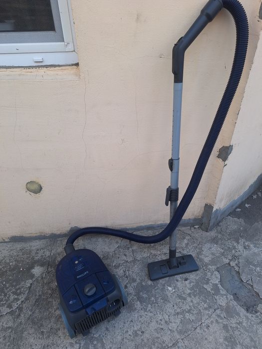 Пилосос PHILIPS 1700W мішок