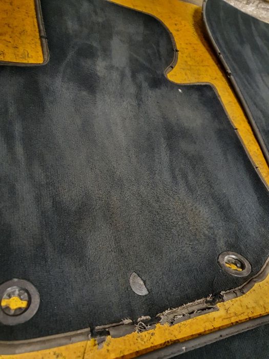BMW E36 Czarne Dywaniki Wycieraczki Oryginał BMW Welur 12 Części BMA