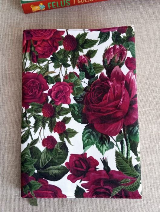Otulacz na książki. Etui. Okładka.