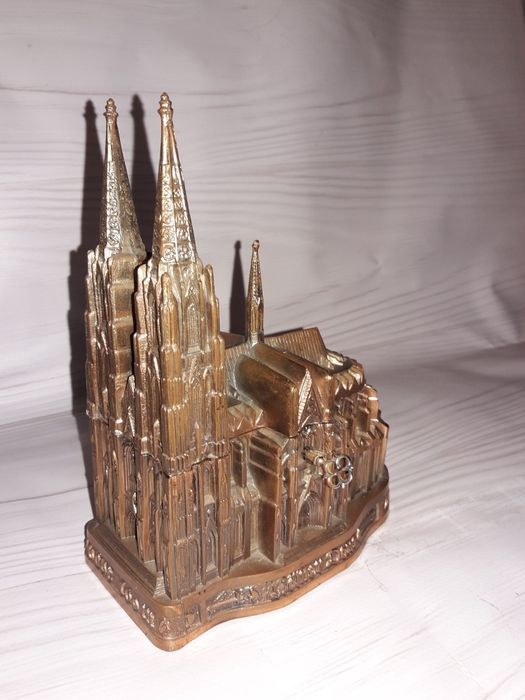 музыкальная шкатулка "Собор"из Франции скринька музична з Франціі