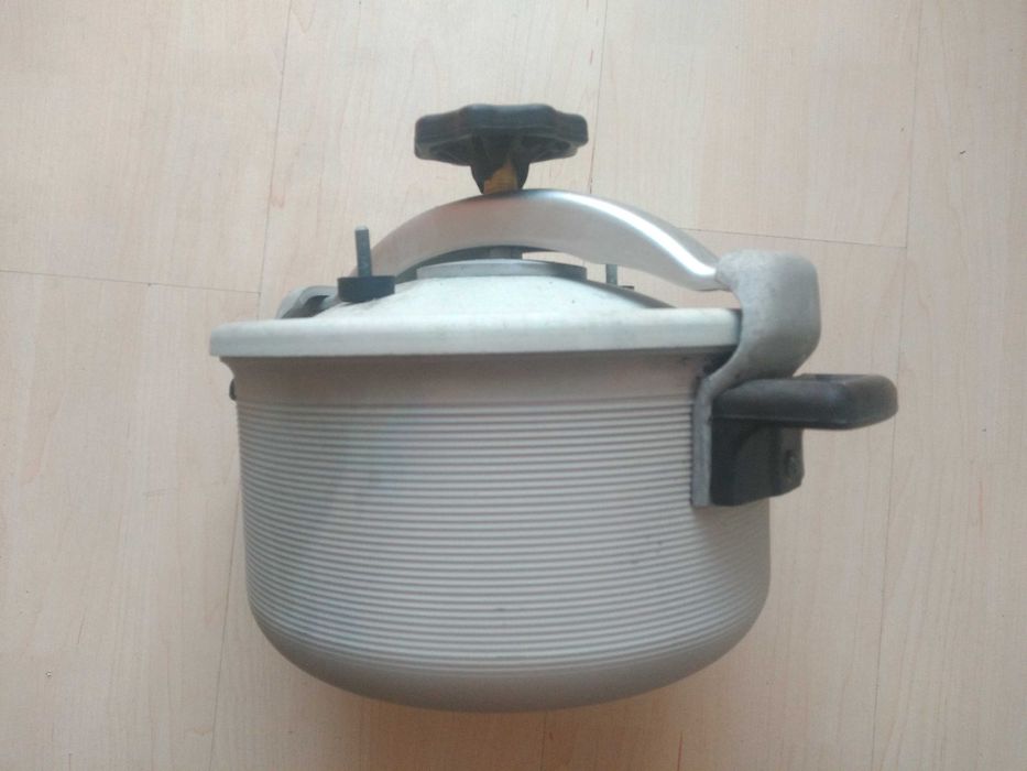 szybkowar aluminiowy