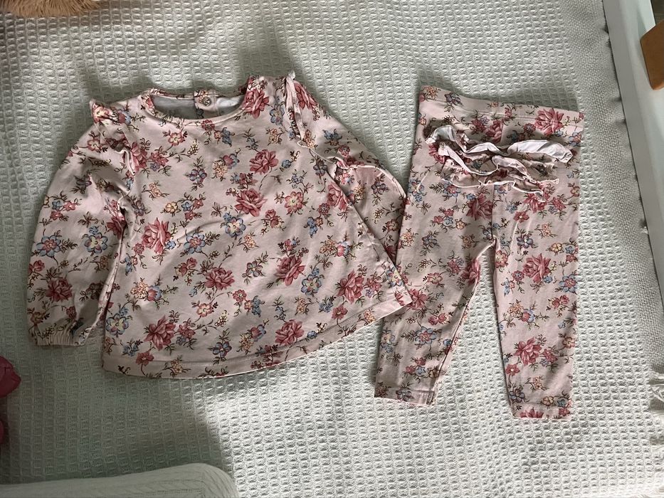 Одяг для дівчинки на вік 6-9 місяців