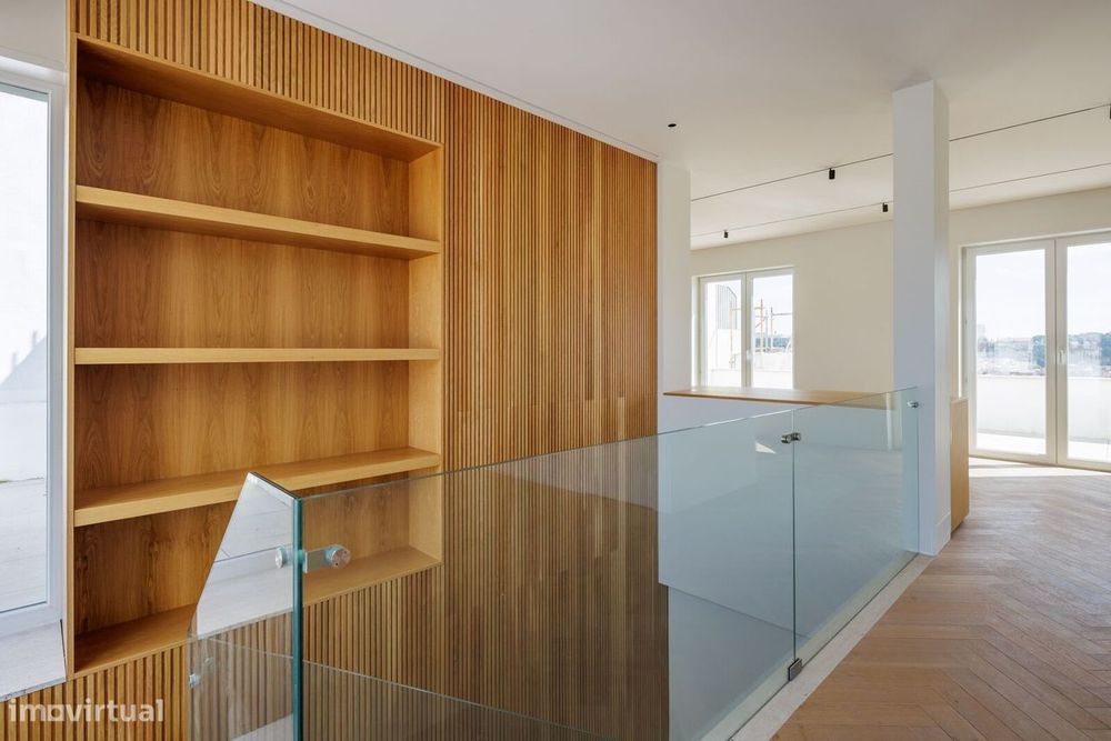 Penthouse T5 com vista, Campo Mártires da Pátria, Lisboa
