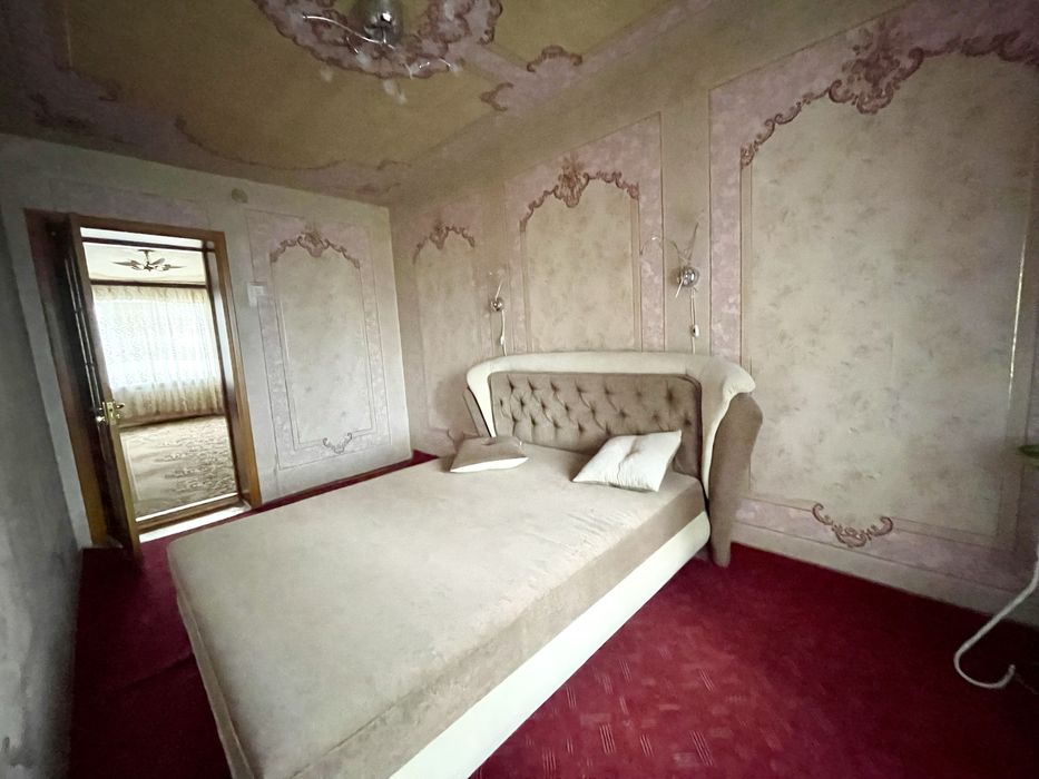 Продам  трикімнатну квартиру на пр. Миру. Меблі і техніка!