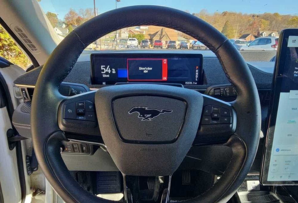 Ford Mustang Mach-E Premium      2023