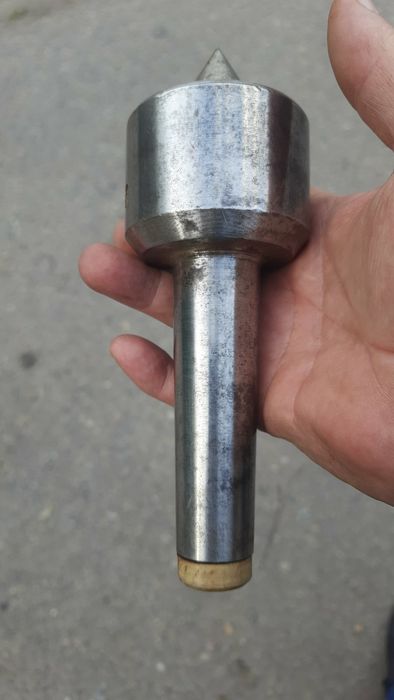 Токарный вращающийся центр км4