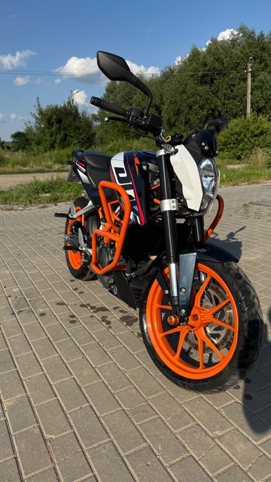 KTM DUKE 2015  .