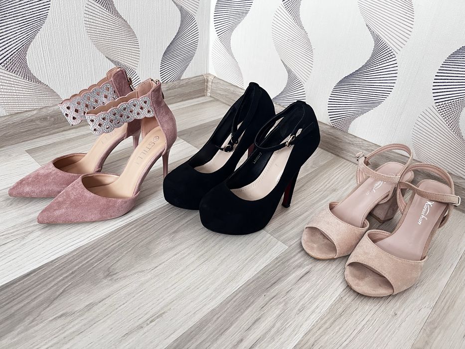 Туфлі, босонніжки