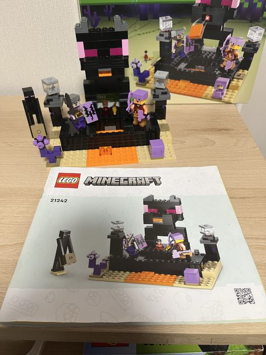 Lego minecraft кінцева арена 252 деталей