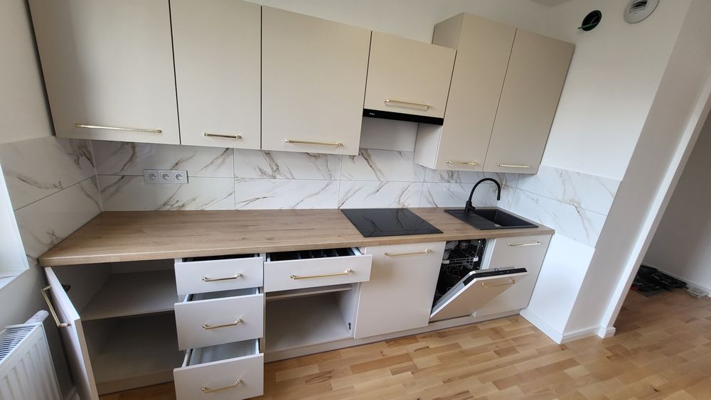 Skręcanie / Składanie / Montaż MEBLI - KUCHNI