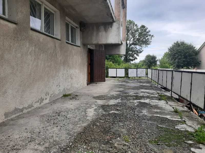 Продаж приміщення 75 м² з окремим входом під аптеку/бізнес, вул. Коновальця, 19