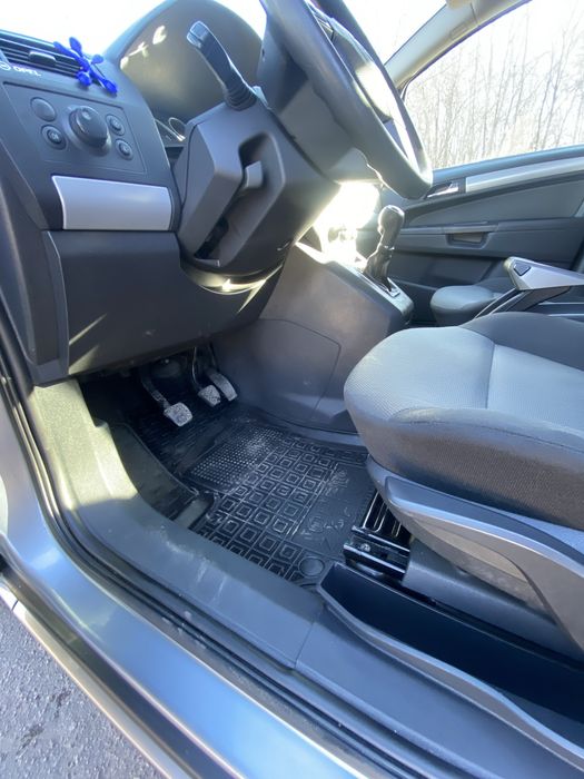 Opel Zafira B 1.9 дизель/7 мест.