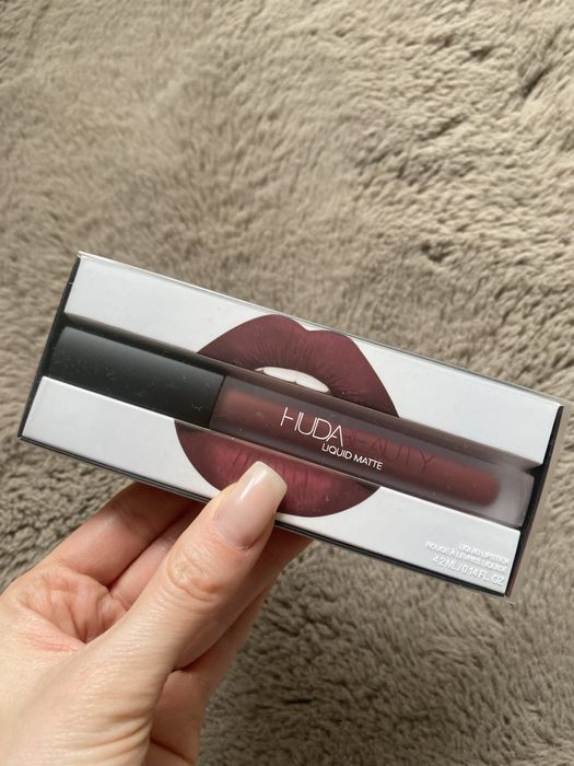 Huda beauty liquid lipstick pomadka matowa