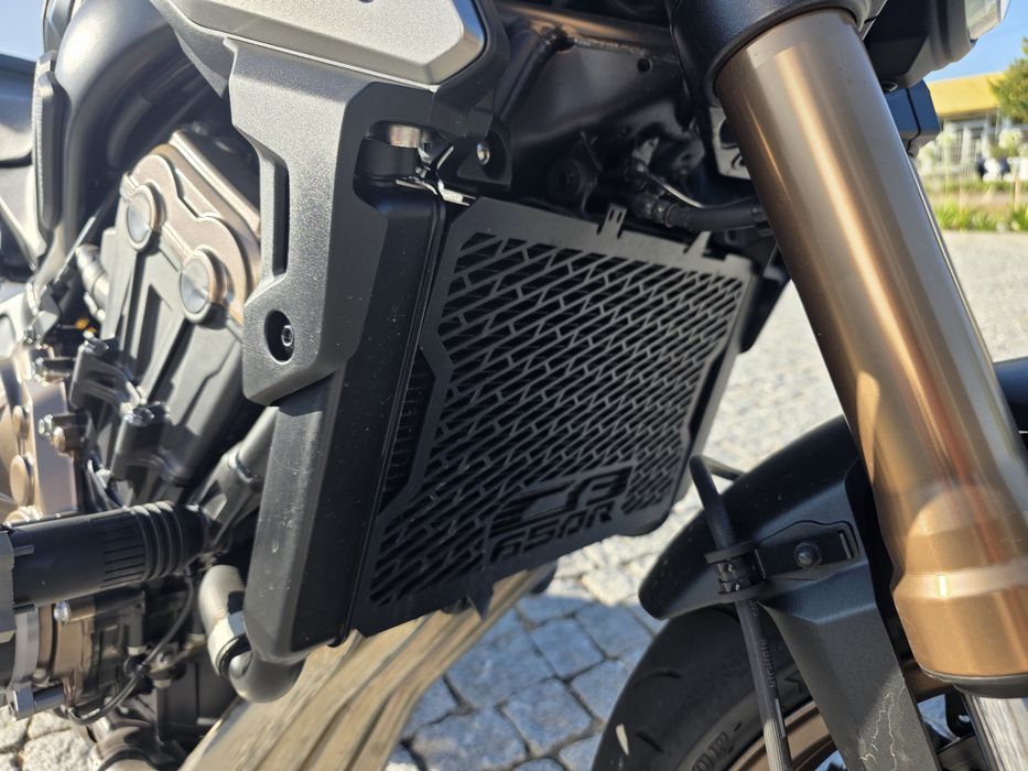 Honda cb650r de 70KW com APENAS 5778 km
