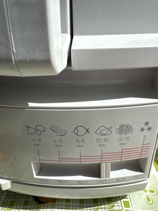 Фритюрница Moulinex.