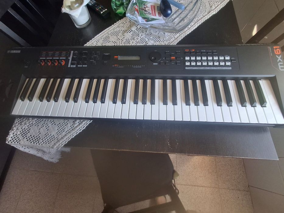 Sintetizador Yamaha mx61